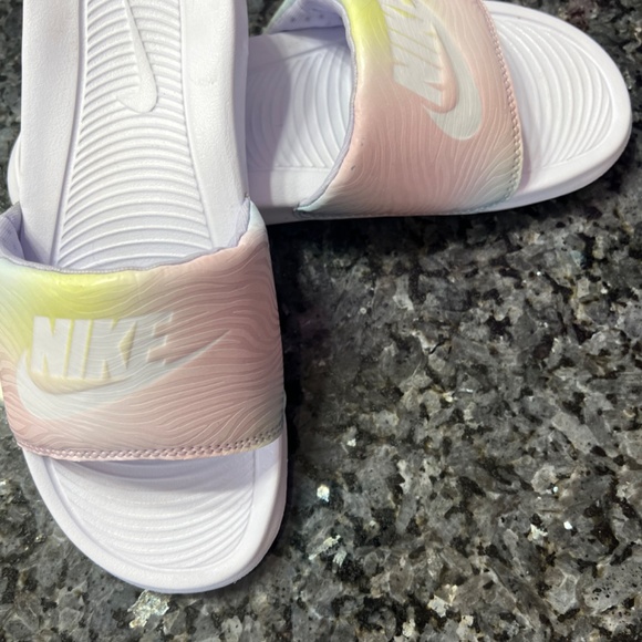 Nike Women Victori One Slide Print Pure Violet/White - Picture 4 of 5